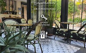 Les Glycines De Monchy- Chambres D'Hotes